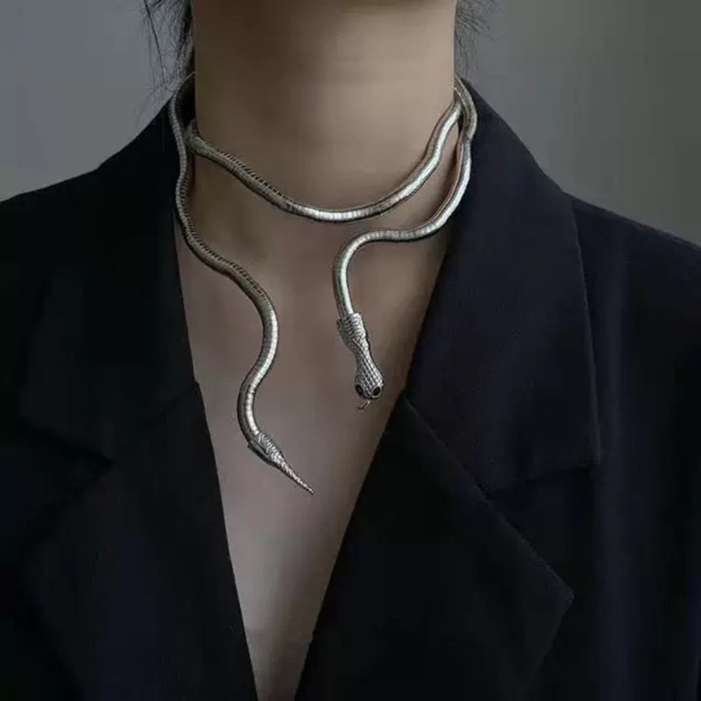 A Personality-Dark Style Snake-Shaped Necklace - Picture 2 of 4